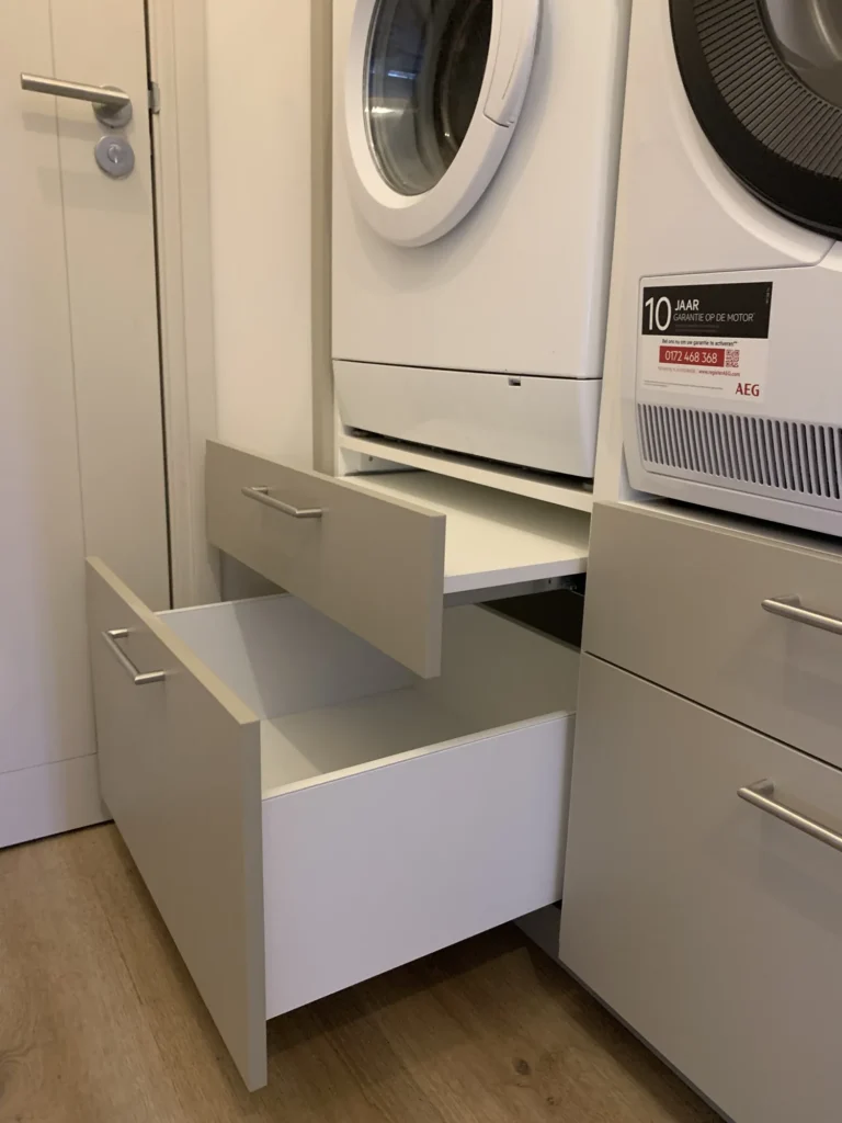 Bijkeuken met waskast in Aarlanderveen, detail 5