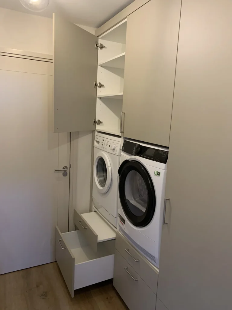 Bijkeuken met waskast in Aarlanderveen, detail 6