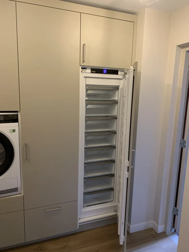 Bijkeuken met waskast in Aarlanderveen, detail 7