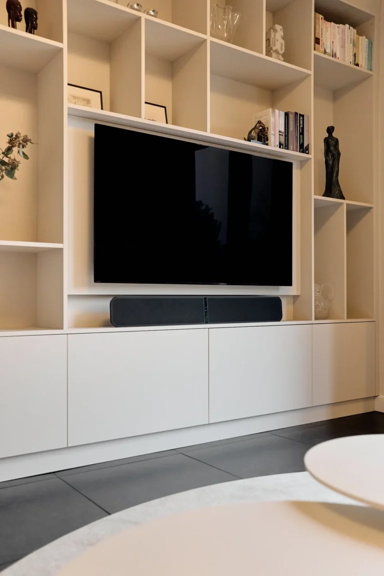 Wandkast met tv-nis in Alphen aan den Rijn, detail 4