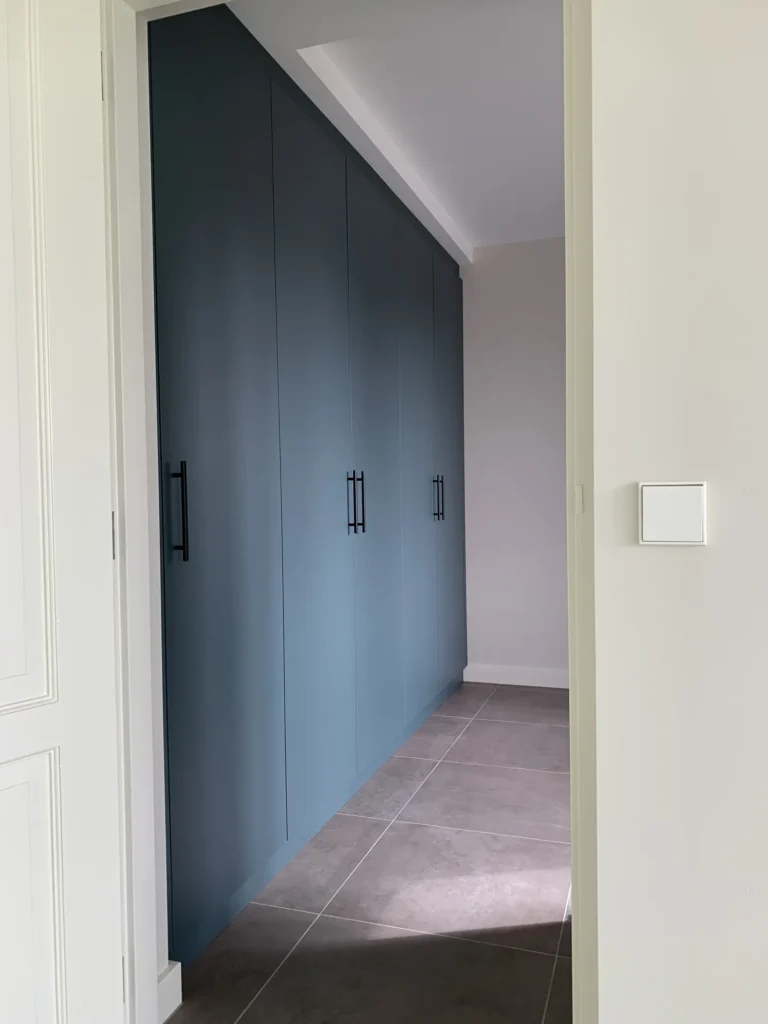 Waskast met wasmachine en droger op hoogte in Boskoop, detail 8